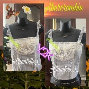 Y2k NWT beautiful and unique Abercrombie perfect top❣️